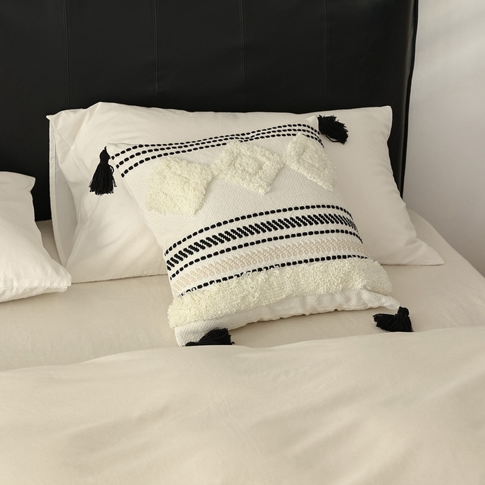 91家纺网 家纺一手货源 找家纺 （总）美茉家居 2023新款黑白流苏簇绒抱枕