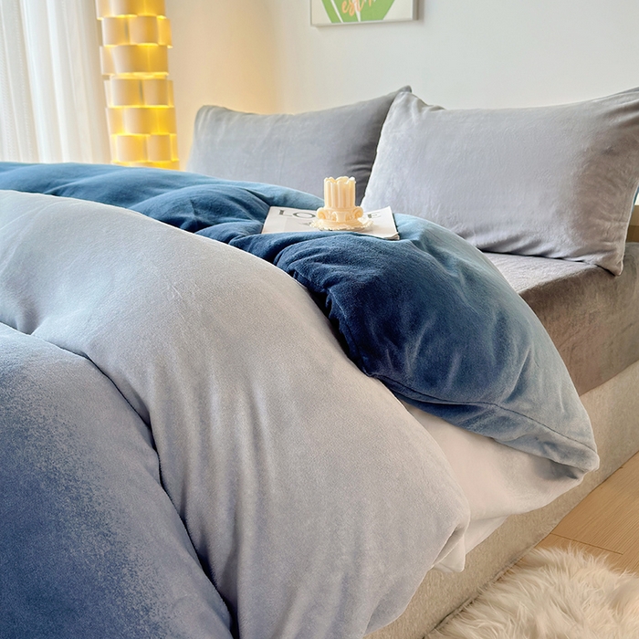 91家纺网 家纺一手货源 找家纺 怡家居 2023新款高克重牛奶绒印花四件套 蔚蓝