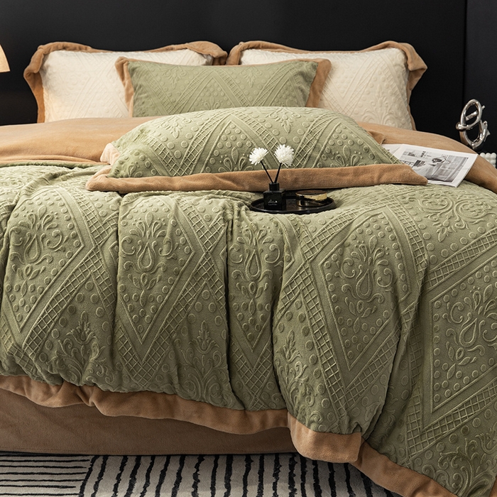 91家纺网 家纺一手货源 找家纺 懒猫家纺 2024新款烂花牛奶绒四件套 米亚-松绿