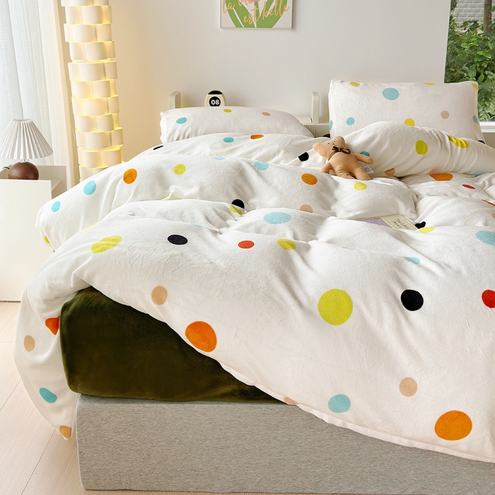 91家纺网 家纺一手货源 找家纺 怡家居 2023新款高克重牛奶绒印花四件套 甜圈