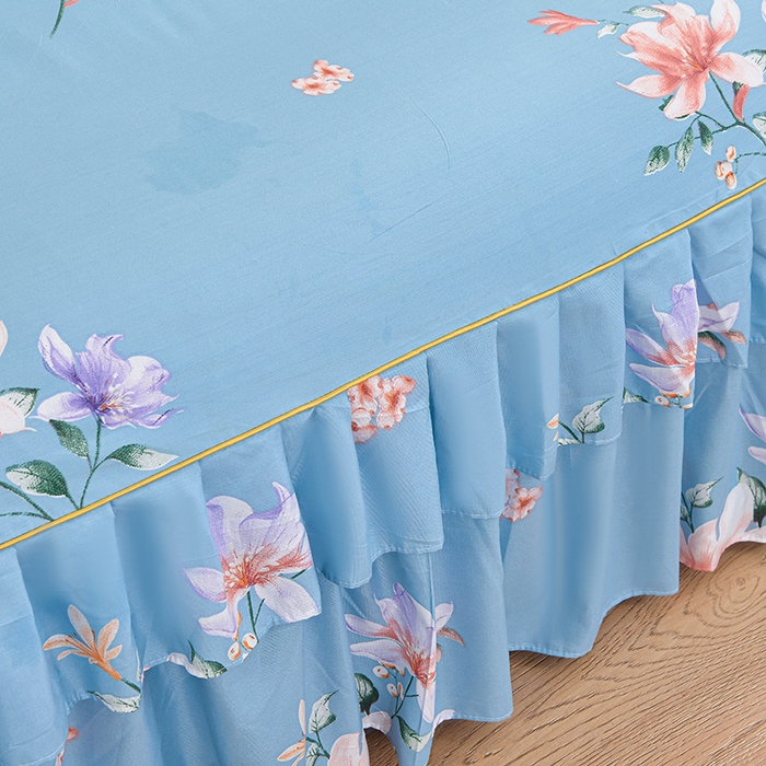 91家纺网 家纺一手货源 找家纺 小雨家纺 2026新款芦荟棉单件床裙及床裙三件套-第二批 花间彩云-蓝