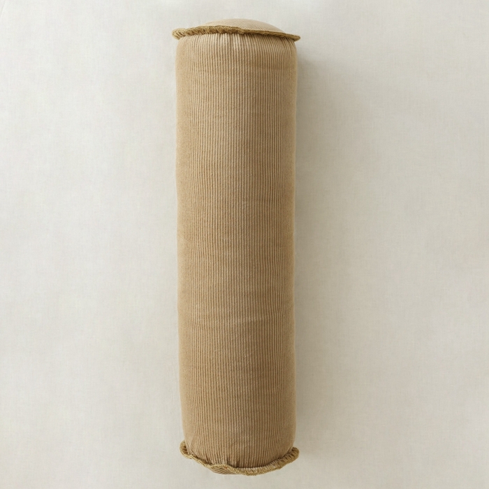 91家纺网 家纺一手货源 找家纺 美茉家居 2023新款灯芯绒贝壳边糖果枕 咖色