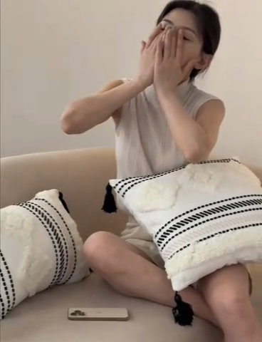 91家纺网 家纺一手货源 找家纺 （总）美茉家居 2023新款黑白流苏簇绒抱枕