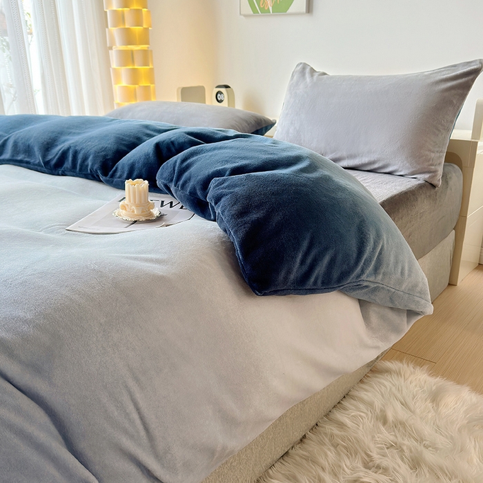 91家纺网 家纺一手货源 找家纺 怡家居 2023新款高克重牛奶绒印花四件套 蔚蓝