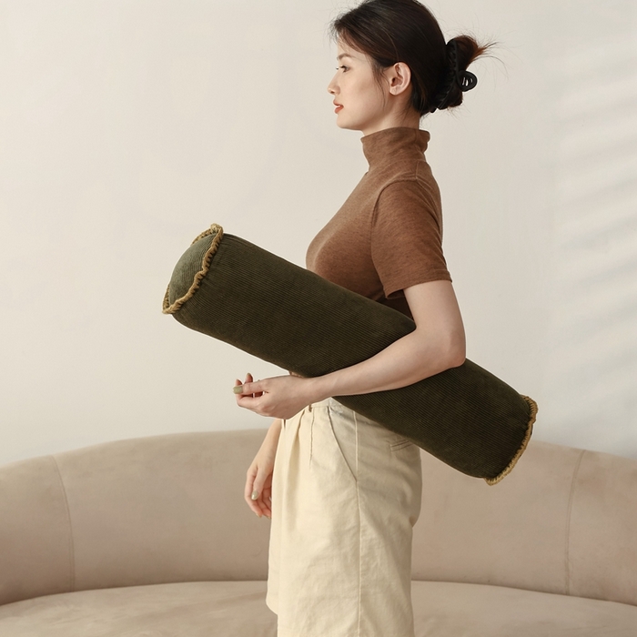 91家纺网 家纺一手货源 找家纺 （总）美茉家居 2023新款灯芯绒贝壳边糖果枕