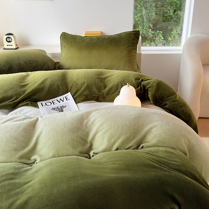 91家纺网 家纺一手货源 找家纺 怡家居 2023新款高克重牛奶绒印花四件套 森绿