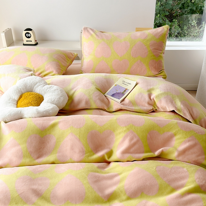 91家纺网 家纺一手货源 找家纺 怡家居 2023新款高克重牛奶绒印花四件套 心墙