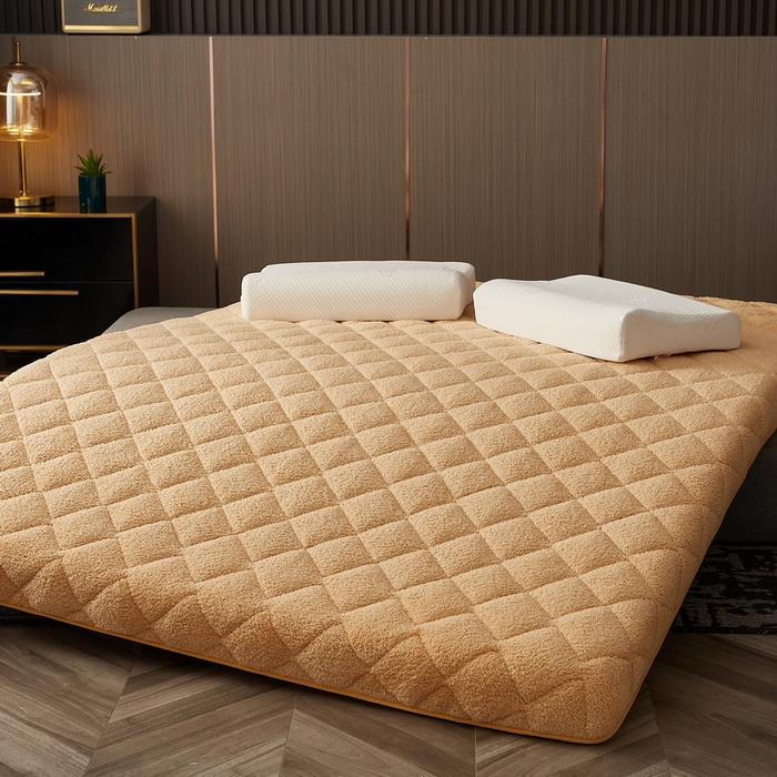91家纺网 家纺一手货源 找家纺 祁恋婷家居 2023新款羊羔绒保暖床垫【床垫遮盖物】 卡其色