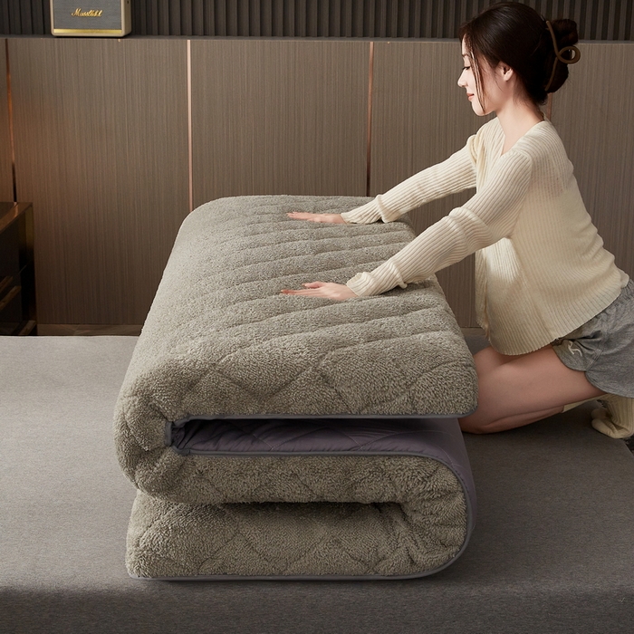 91家纺网 家纺一手货源 找家纺 祁恋婷家居 2023新款羊羔绒保暖床垫【床垫遮盖物】 高级灰