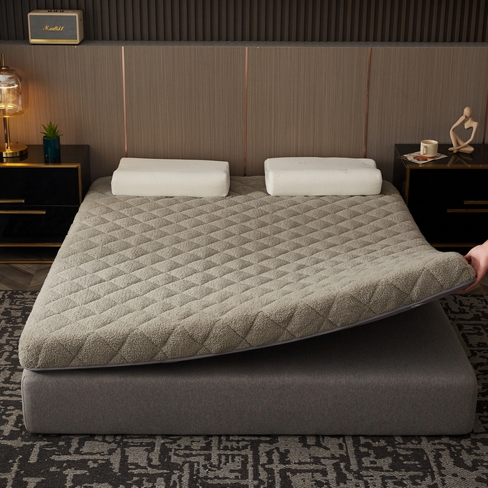 91家纺网 家纺一手货源 找家纺 祁恋婷家居 2023新款羊羔绒保暖床垫【床垫遮盖物】 高级灰