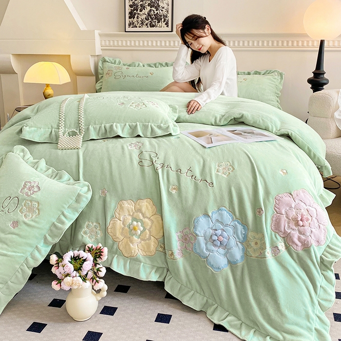 91家纺网 家纺一手货源 找家纺 可以家居 2024新款高克重全消光绣花四件套-潘多拉 潘多拉-新芽绿