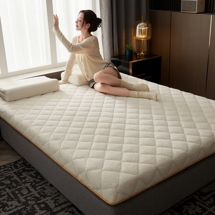 91家纺网 家纺一手货源 找家纺 祁恋婷家居 2023新款羊羔绒保暖床垫【床垫遮盖物】 奶油白