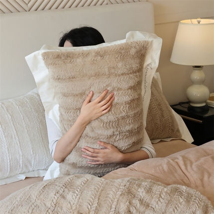 初拾 2023新款托斯卡纳皮草绒极简高端系列四件套—赫本 赫本-奶茶驼