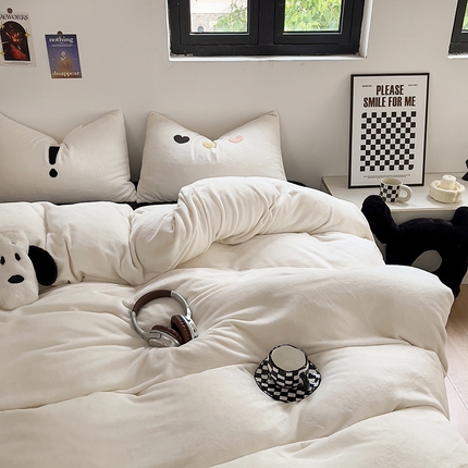 山茶家纺 2023新款黑色系毛巾绣纯色牛奶绒四件套 黑色系-白黑