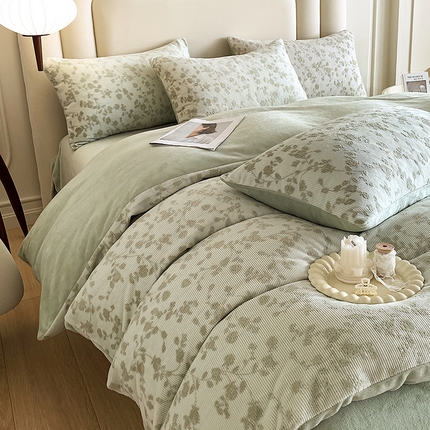 91家纺网 家纺一手货源 找家纺 （总）博纳家纺 2023新款牛奶绒灼色烂花四件套-西雅图