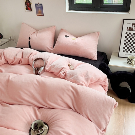 山茶家纺 2023新款黑色系毛巾绣纯色牛奶绒四件套 黑色系-粉黑