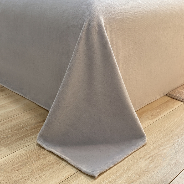 91家纺网 家纺一手货源 找家纺 澳梵家居 2023新款无印风豆豆绒牛奶绒包边工艺四件套 英伦格-浅绿