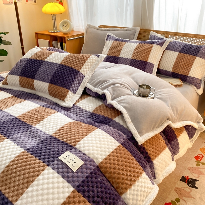 91家纺网 家纺一手货源 找家纺 澳梵家居 2023新款无印风豆豆绒牛奶绒包边工艺四件套 英伦格-蓝