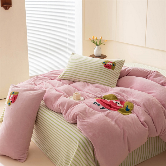 91家纺网 家纺一手货源 找家纺 洋铭区（原狠狠爱） 2023新款AB版牛奶绒四件套-元气满满系列 元气满满粉