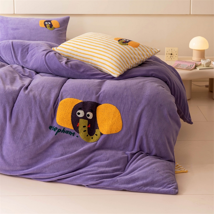 91家纺网 家纺一手货源 找家纺 洋铭区（原狠狠爱） 2023新款AB版牛奶绒四件套-元气满满系列 元气满满紫