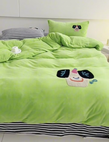 91家纺网 家纺一手货源 找家纺 洋铭区（原狠狠爱） 2023新款AB版牛奶绒四件套-元气满满系列 元气满满绿