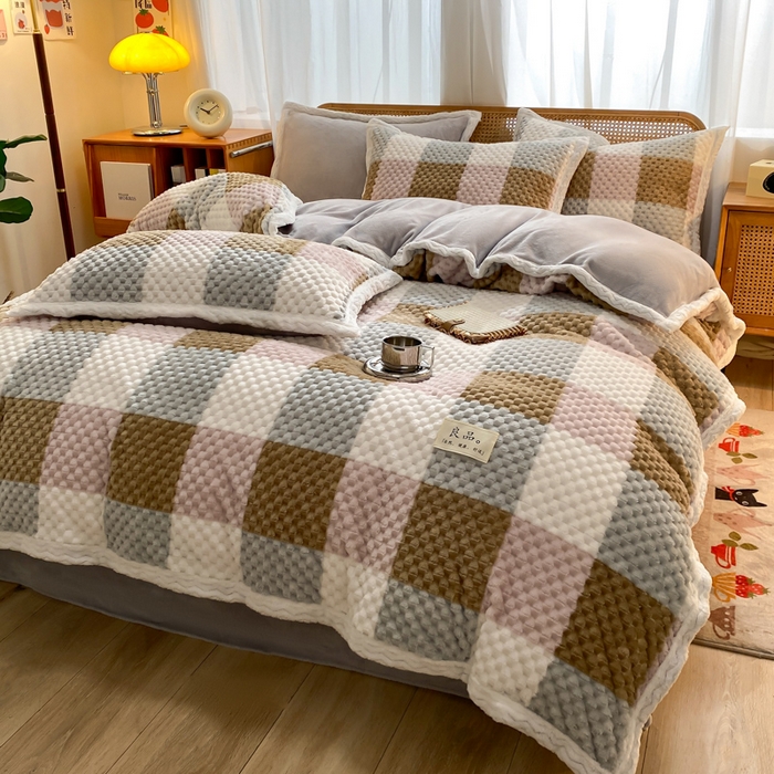 91家纺网 家纺一手货源 找家纺 （总）澳梵家居 2023新款无印风豆豆绒牛奶绒包边工艺四件套