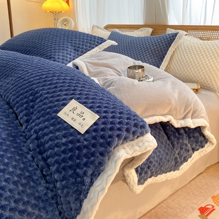 91家纺网 家纺一手货源 找家纺 （总）澳梵家居 2023新款无印风豆豆绒牛奶绒包边工艺四件套