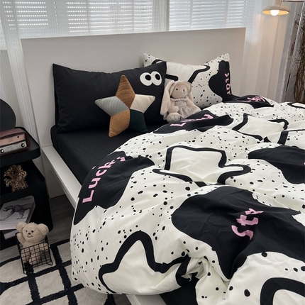 91家纺网 家纺一手货源 找家纺 （总）奈颜 2023新款爆款水洗棉双层纱毛巾绣甜酷风四件套-大眼（手机实拍）