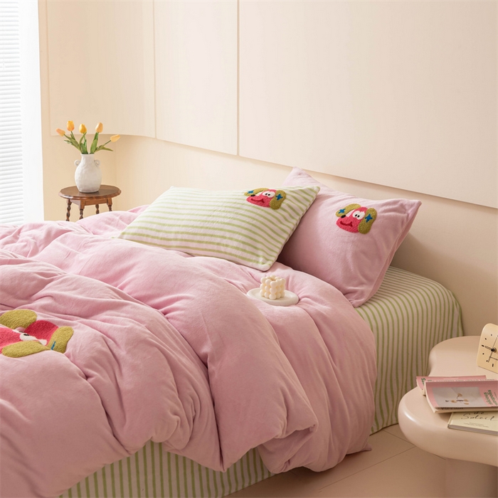 91家纺网 家纺一手货源 找家纺 （总）洋铭区（原狠狠爱） 2023新款AB版牛奶绒四件套-元气满满系列