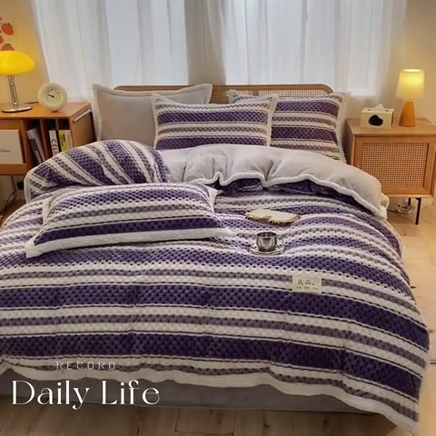 91家纺网 家纺一手货源 找家纺 澳梵家居 2023新款无印风豆豆绒牛奶绒包边工艺四件套 条纹-蓝紫
