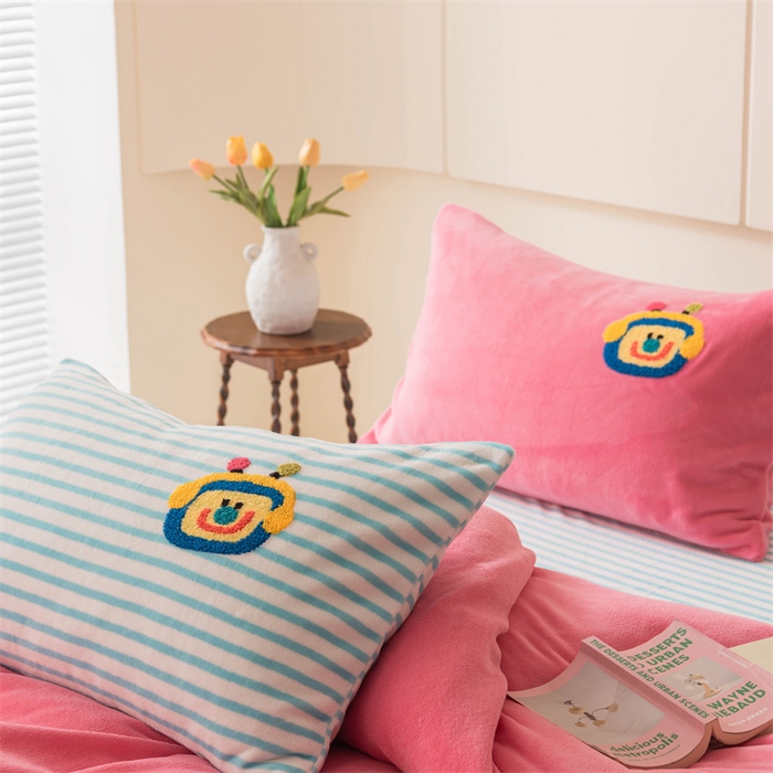 91家纺网 家纺一手货源 找家纺 洋铭区（原狠狠爱） 2023新款AB版牛奶绒四件套-元气满满系列 元气满满玫红