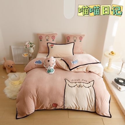 91家纺网 家纺一手货源 找家纺 （总）塔塔 2025新款250g全消光多巴胺牛奶绒贴布绣四件套（赠送高级拎袋）