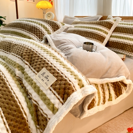 91家纺网 家纺一手货源 找家纺 （总）澳梵家居 2023新款无印风豆豆绒牛奶绒包边工艺四件套