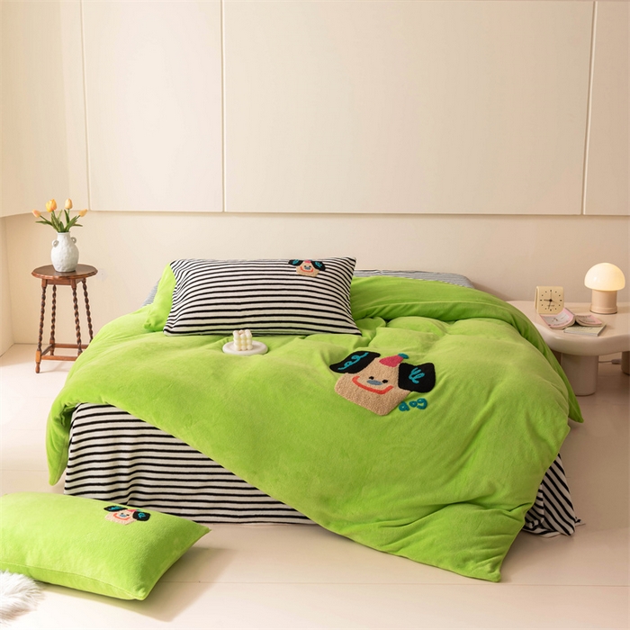 91家纺网 家纺一手货源 找家纺 洋铭区（原狠狠爱） 2023新款AB版牛奶绒四件套-元气满满系列 元气满满绿