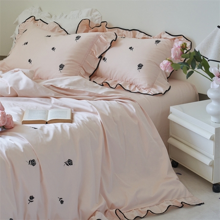 91家纺网 家纺一手货源 找家纺 窝米 2023新款100支长绒棉刺绣款四件套 玫瑰茶粉