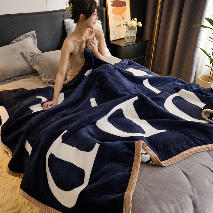 91家纺网 家纺一手货源 找家纺 21度C 2023新款轻奢云朵绒多功能双层复合毯 DIR