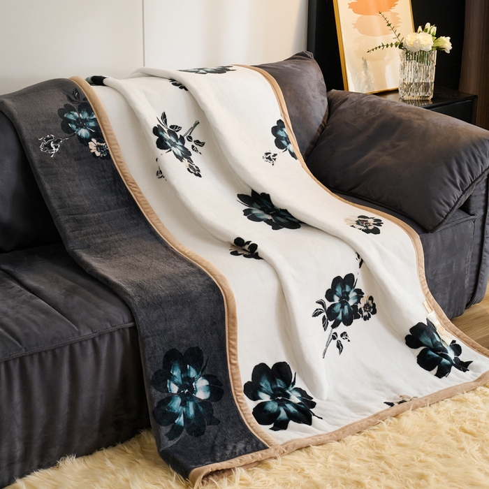 91家纺网 家纺一手货源 找家纺 21度C 2023新款轻奢云朵绒多功能双层复合毯 半亩花田