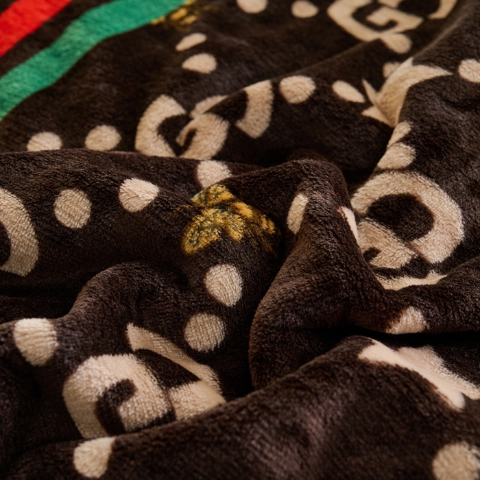 91家纺网 家纺一手货源 找家纺 21度C 2023新款轻奢云朵绒多功能双层复合毯 小蜜蜂