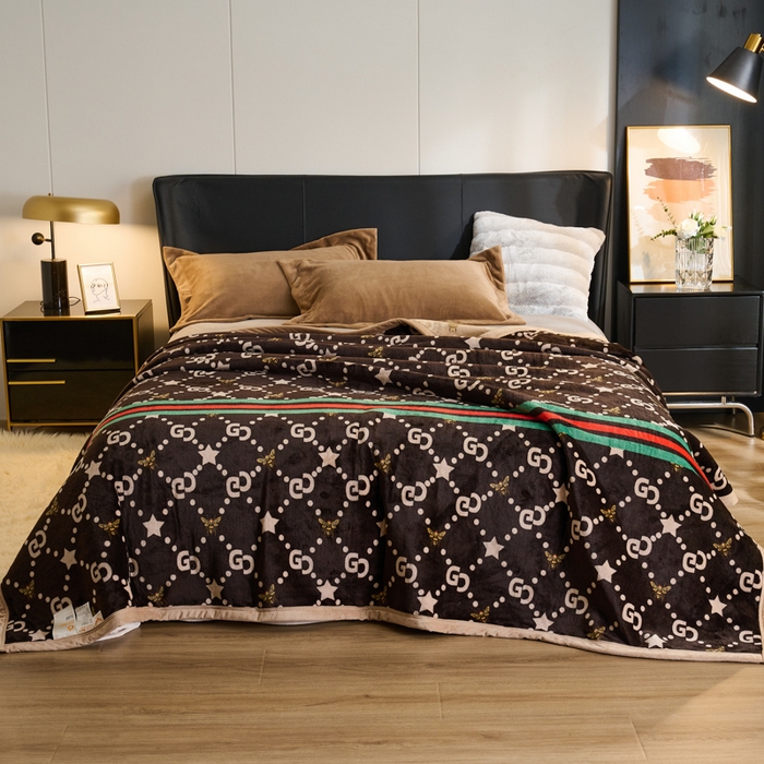 91家纺网 家纺一手货源 找家纺 21度C 2023新款轻奢云朵绒多功能双层复合毯 小蜜蜂