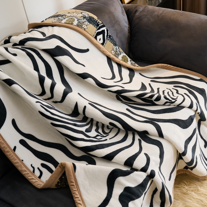 91家纺网 家纺一手货源 找家纺 21度C 2023新款轻奢云朵绒多功能双层复合毯 斑马纹