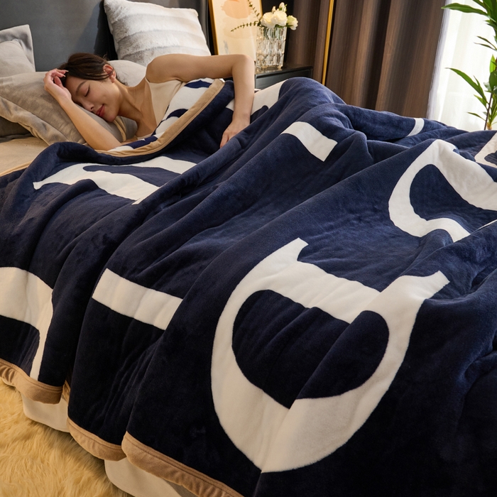 91家纺网 家纺一手货源 找家纺 21度C 2023新款轻奢云朵绒多功能双层复合毯 DIR