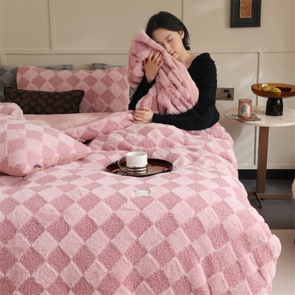 91家纺网 家纺一手货源 找家纺 （总）玉宇阁家居 2023新款兔毛雕花泰迪卷毛绒四件套-布洛丽格