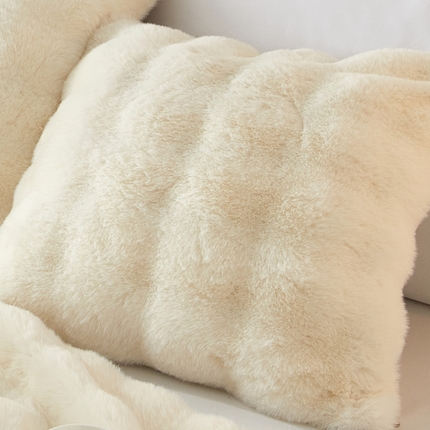 91家纺网 家纺一手货源 找家纺 （总）库里梦 2024新款托卡斯皮草抱枕套托抱枕套獭兔毛保暖加厚靠枕腰枕礼品 