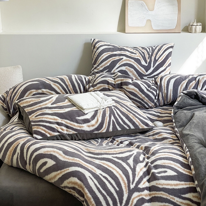 91家纺网 家纺一手货源 找家纺 窝米 2023冬季新品高克重牛奶绒四件套系列 假日岛