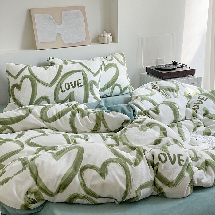 91家纺网 家纺一手货源 找家纺 窝米 2023冬季新品高克重牛奶绒四件套系列 爱意满满