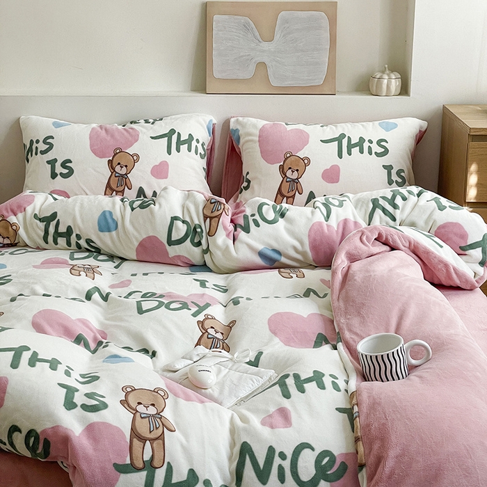 91家纺网 家纺一手货源 找家纺 窝米 2023冬季新品高克重牛奶绒四件套系列 粉红桃心