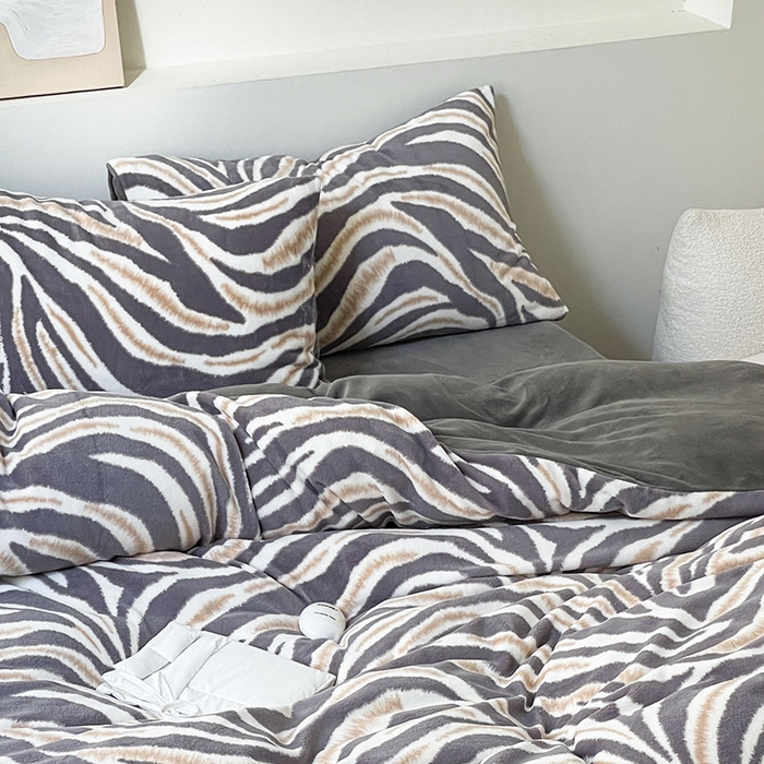 91家纺网 家纺一手货源 找家纺 窝米 2023冬季新品高克重牛奶绒四件套系列 假日岛