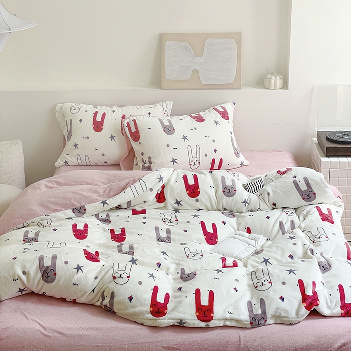 91家纺网 家纺一手货源 找家纺 窝米 2023冬季新品高克重牛奶绒四件套系列 米尔兔