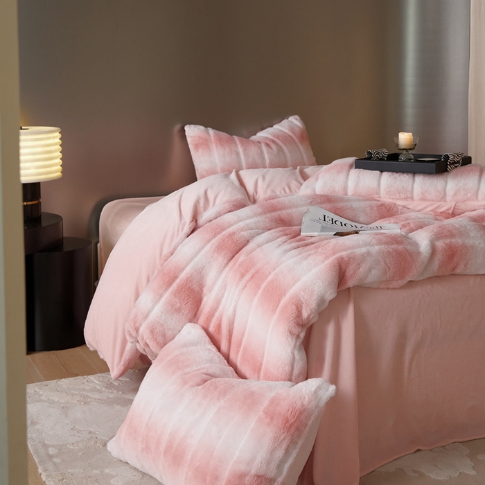 91家纺网 家纺一手货源 找家纺 金奇达家纺 2025秋冬保暖加厚绒类皮草绒四件套-【赛琳娜】系列 赛琳娜-气质粉