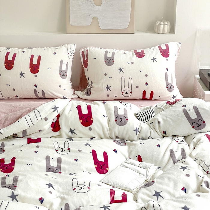 91家纺网 家纺一手货源 找家纺 窝米 2023冬季新品高克重牛奶绒四件套系列 米尔兔